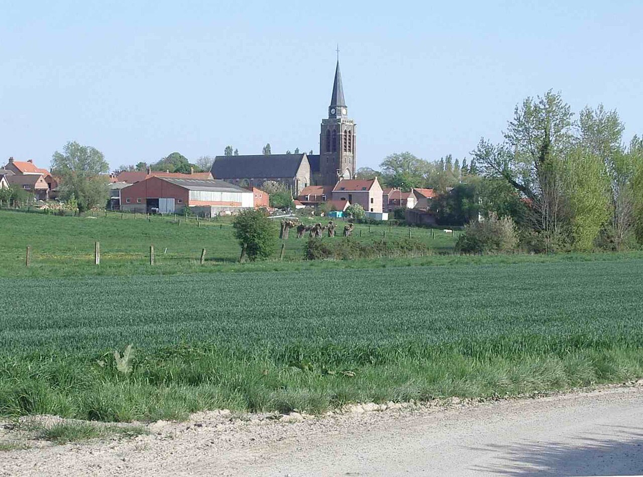 Vue du village de Flêtre, à 8 km du salon de toilettage Bulle d'Eau Canine